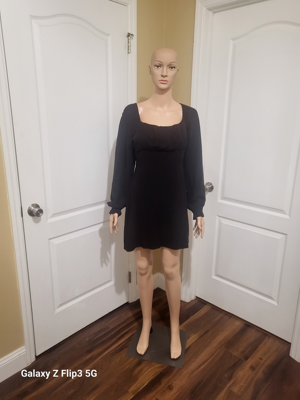 Forever 21 Open Back Long Sleeve Mini Dress (M ) Pre-owned